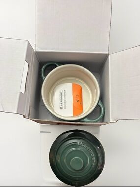 Le Creuset Mini Round Cocotte Artichaut 8oz 250mL Stoneware New Green